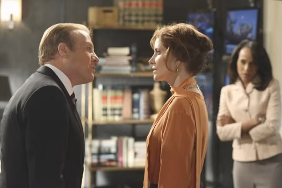 Photo Flash: First Look - SCANDAL's 'Snake in the Garden,' Airing 3/28 Image