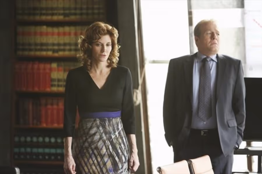 Photo Flash: First Look - SCANDAL's 'Snake in the Garden,' Airing 3/28 Image