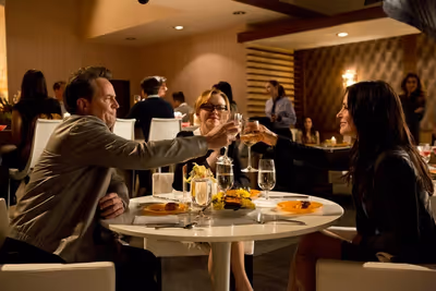 Matthew Perry, Julie White, Courteney Cox Photo