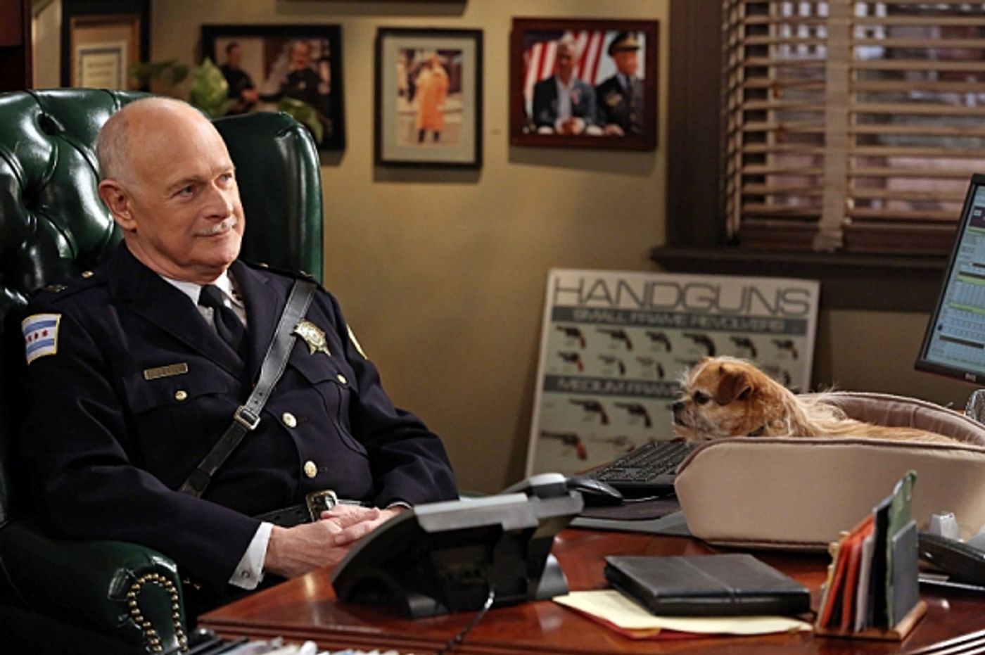 Photo Flash: First Look - MIKE & MOLLY's 'Spring Break,' Airing 3/25  Image