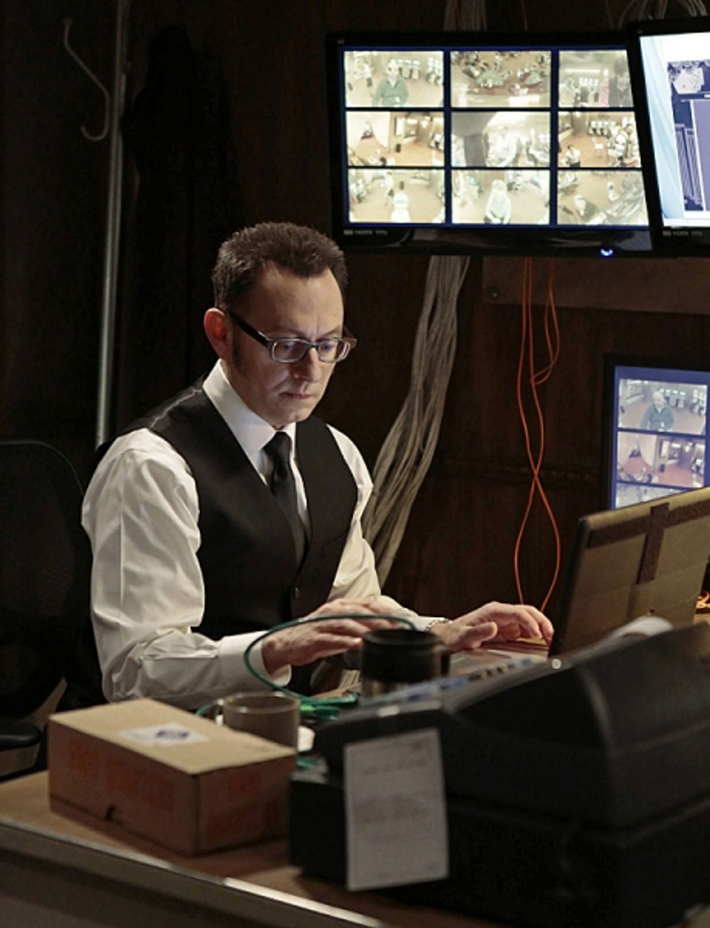 Photo Flash: First Look - This Week's All New PERSON OF INTEREST  Image