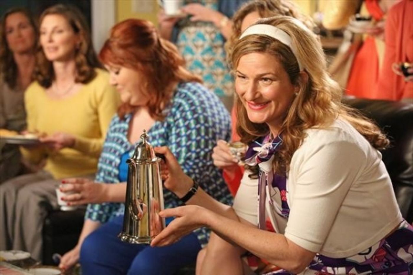 Photo Flash: First Look - SUBURGATORY's 'Brown Trembler,' Airing 3/27  Image