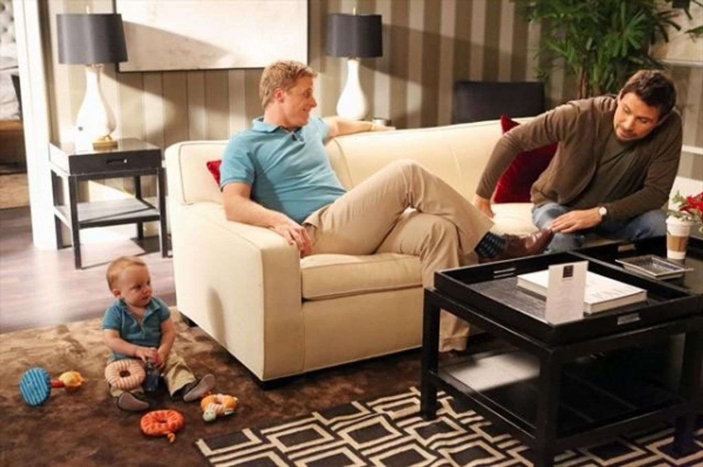 Photo Flash: First Look - SUBURGATORY's 'Brown Trembler,' Airing 3/27  Image