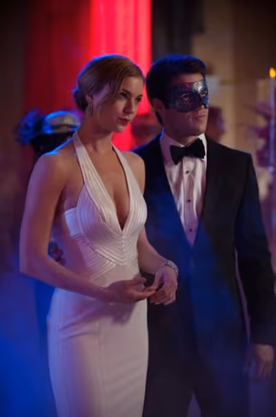 Emily Vancamp, Josh Bowman Photo