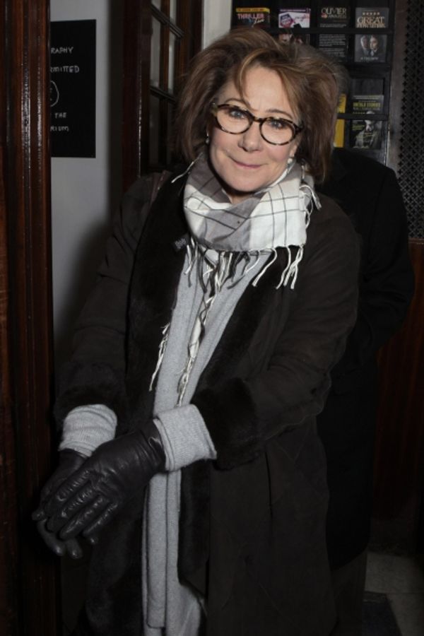 Zoe Wannamaker Photo