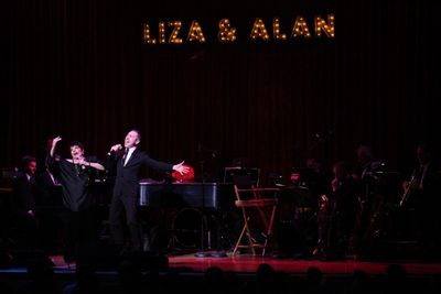 Liza Minnelli and Alan Cumming Photo
