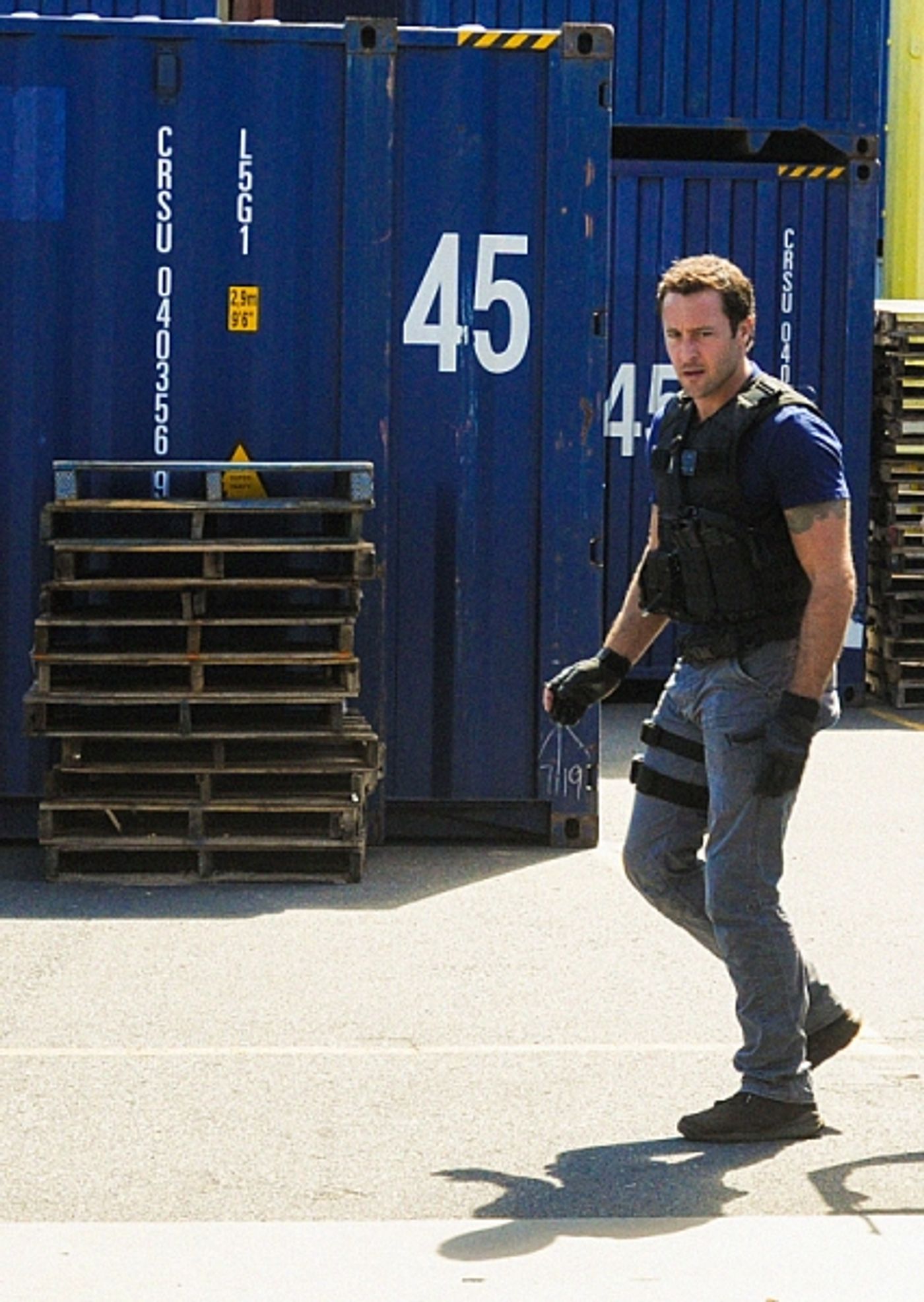 Photo Flash: First Look - HAWAII FIVE-0's 'Hoa Pili (Close Friend),' Airing 3/25  Image
