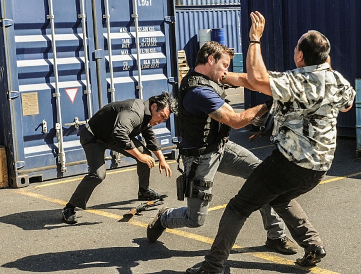 Photo Flash: First Look - HAWAII FIVE-0's 'Hoa Pili (Close Friend),' Airing 3/25  Image