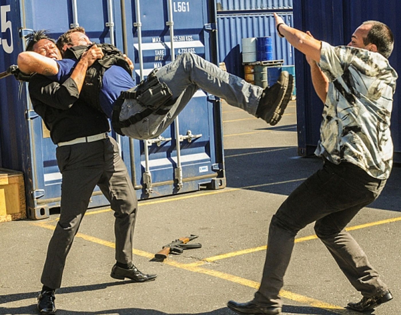 Photo Flash: First Look - HAWAII FIVE-0's 'Hoa Pili (Close Friend),' Airing 3/25  Image