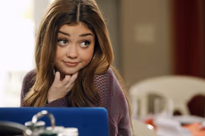 SARAH HYLANd Photo