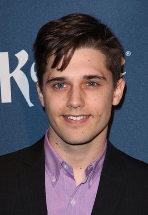 Andy Mientus @ BroadwayWorld Andy Mientus Photo