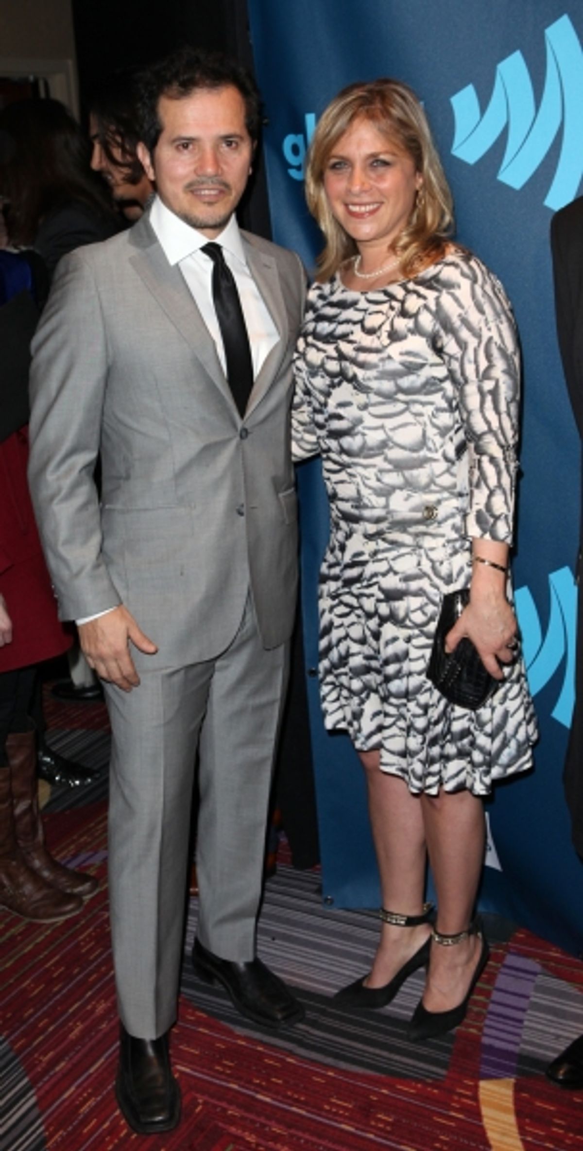 John Leguizamo & Justine Maurer  at 