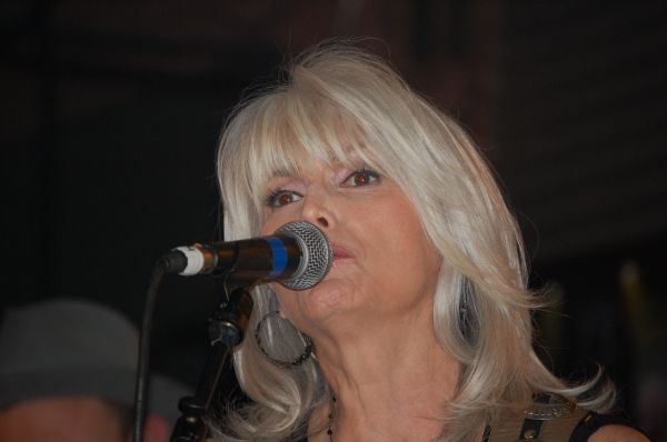 Emmylou Harris Photo