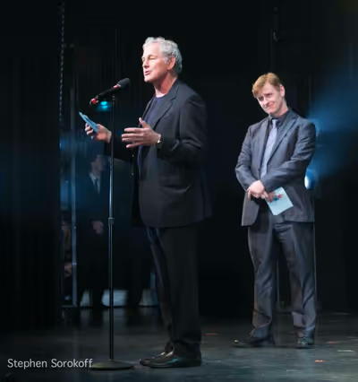 Victor Garber Photo