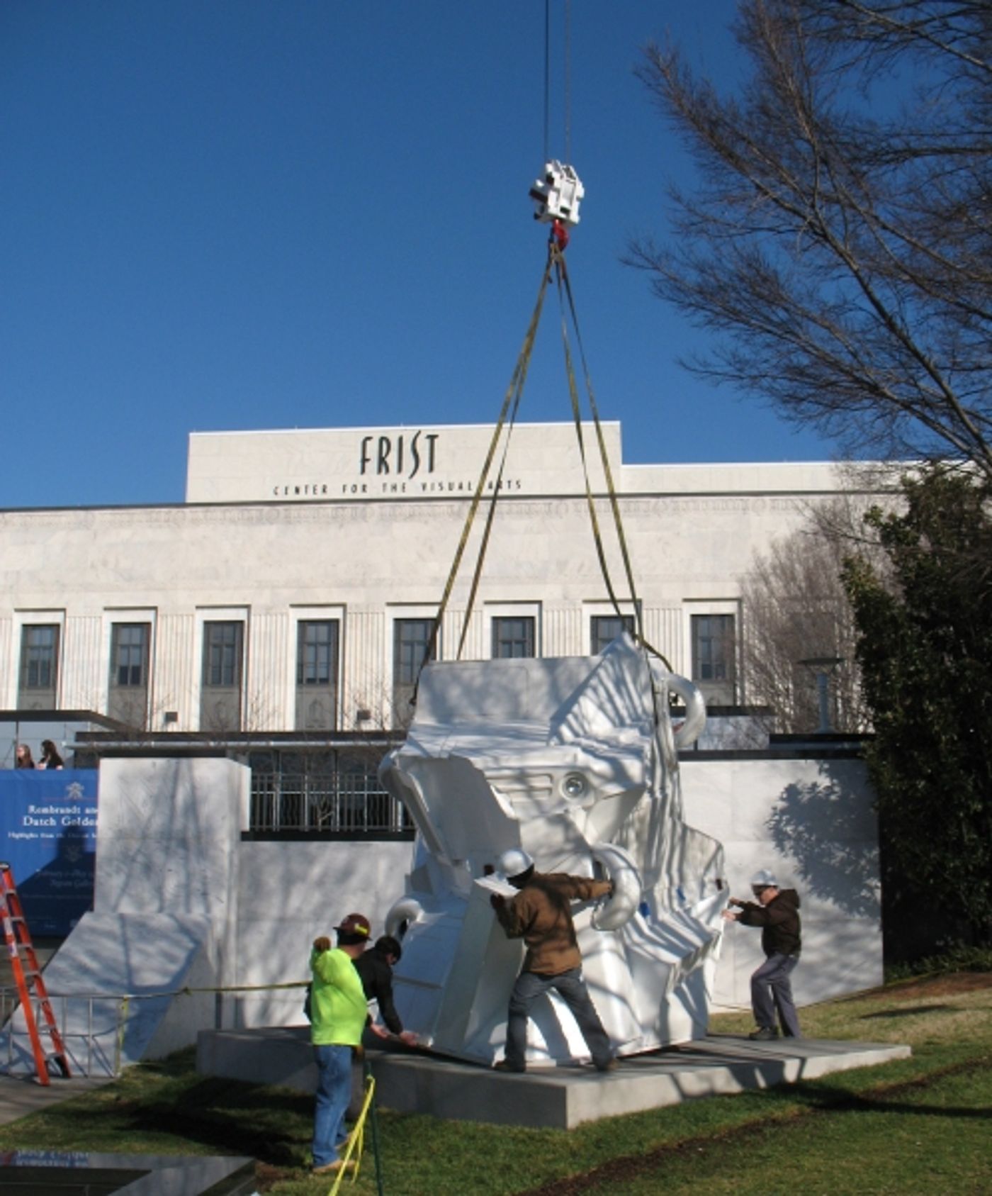Photo Flash: INVETERATE COMPOSITION FOR CLARE Sculpture Installed at Nashville's Frist Center  Image