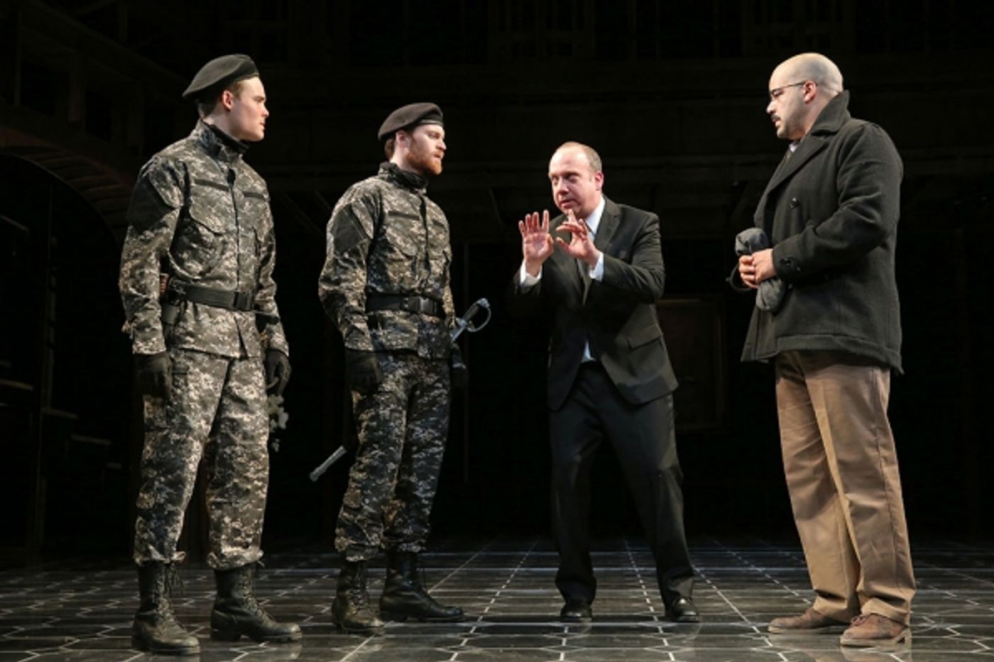 Photo Flash: First Look at Paul Giamatti and More in Yale Rep's HAMLET  Image