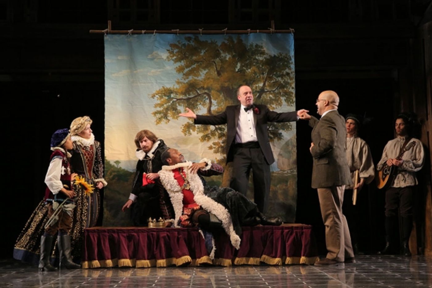 Photo Flash: First Look at Paul Giamatti and More in Yale Rep's HAMLET  Image