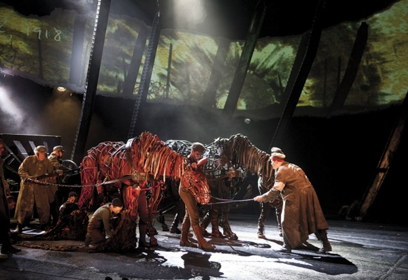 Photo Flash: First Look at New Production Shots of National Theatre's WAR HORSE  Image