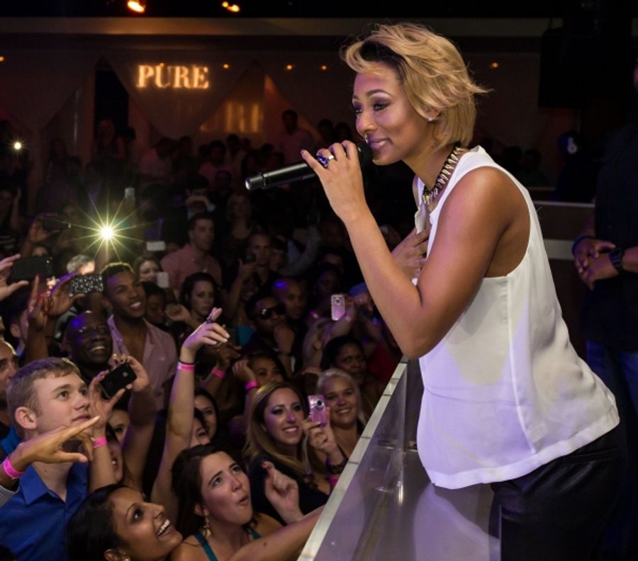 Photo Flash: Pop Singer Keri Hilson Performs Live at PURE Nightclub in Las Vegas Image