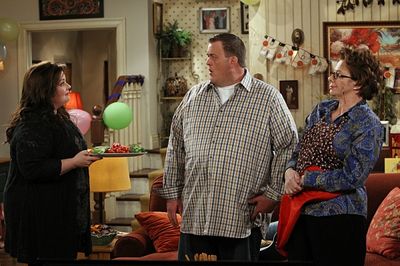 Melissa McCarthy, Billy Gardell, Rhondi Reed Photo