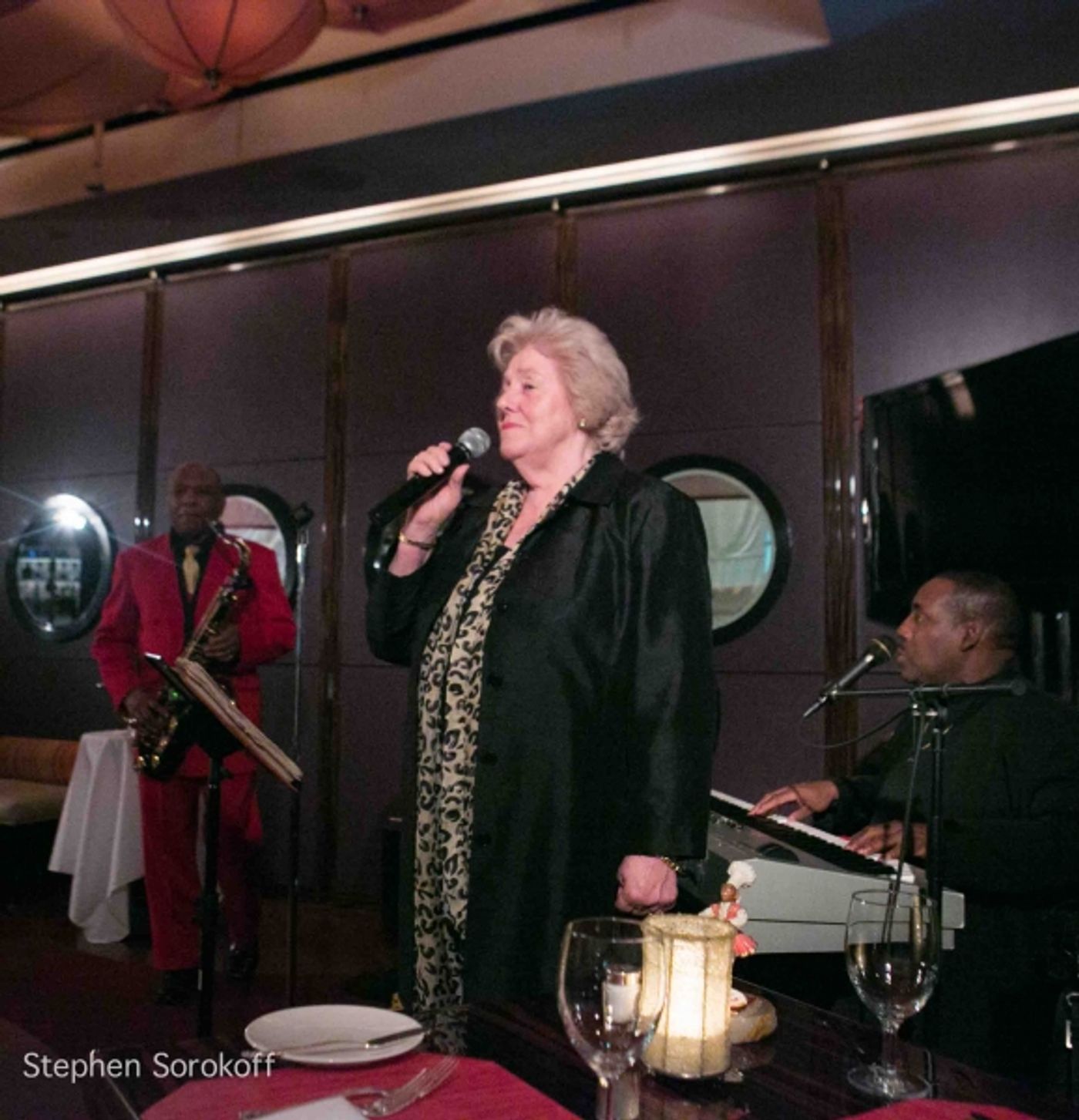 Photo Coverage: Le Cirque Launches MUSICAL MONDAYS with Lonnie Youngblood Trio Photo Coverage: Le Cirque Launches MUSICAL MONDAYS with Lonnie Youngblood Trio Image