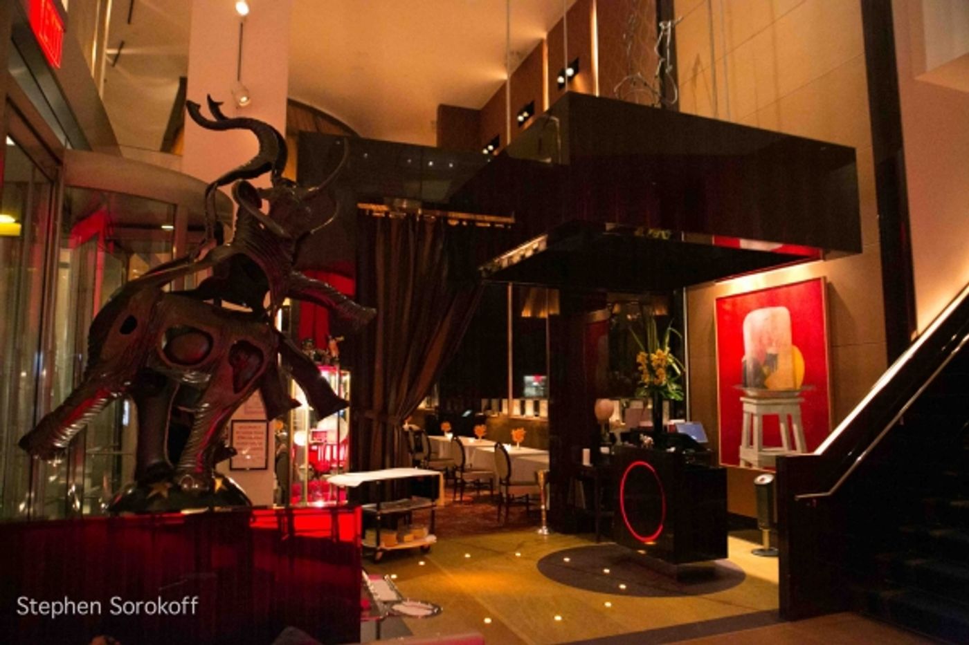 Photo Coverage: Le Cirque Launches MUSICAL MONDAYS with Lonnie Youngblood Trio Photo Coverage: Le Cirque Launches MUSICAL MONDAYS with Lonnie Youngblood Trio Image