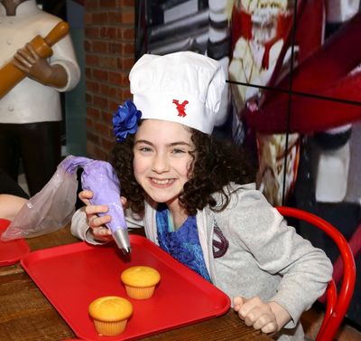 Lilla Crawford Photo