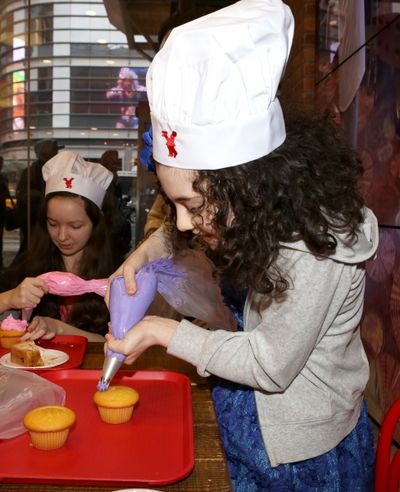 Lilla Crawford Photo