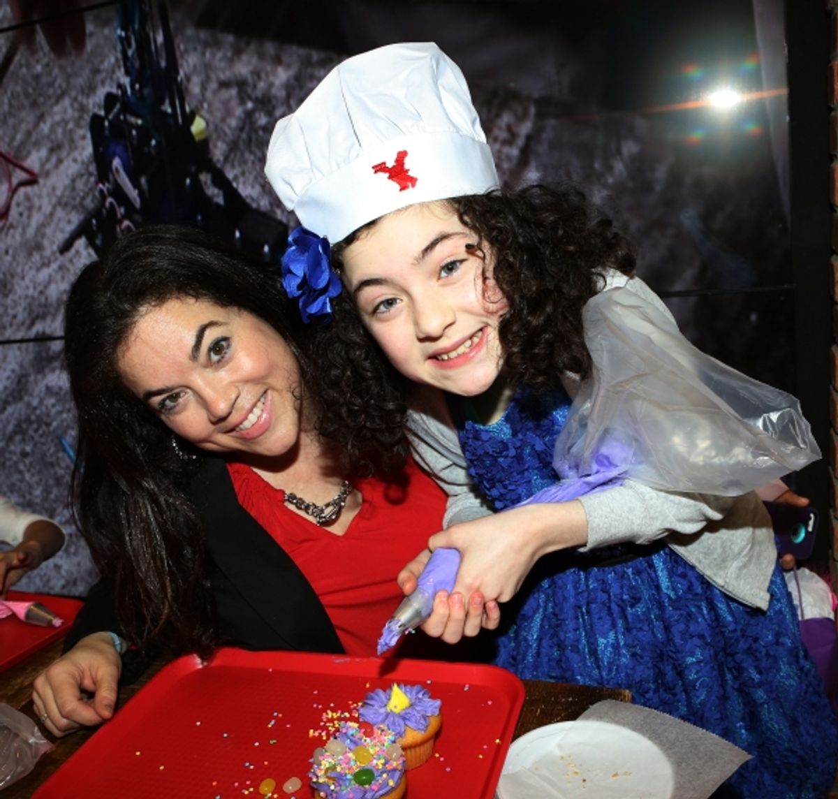 Lilla Crawford with mom AnneMerie Donoghue at 
