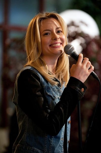 Gillian Jacobs Photo