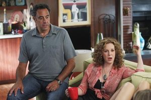 Brad Garrett, Elizabeth Perkins @ BroadwayWorld Brad Garrett, Elizabeth Perkins Photo