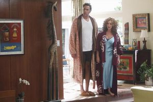 Brad Garrett, Elizabeth Perkins @ BroadwayWorld Brad Garrett, Elizabeth Perkins Photo