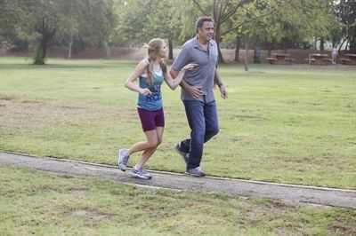 Sarah Chalke, Brad Garrett Photo