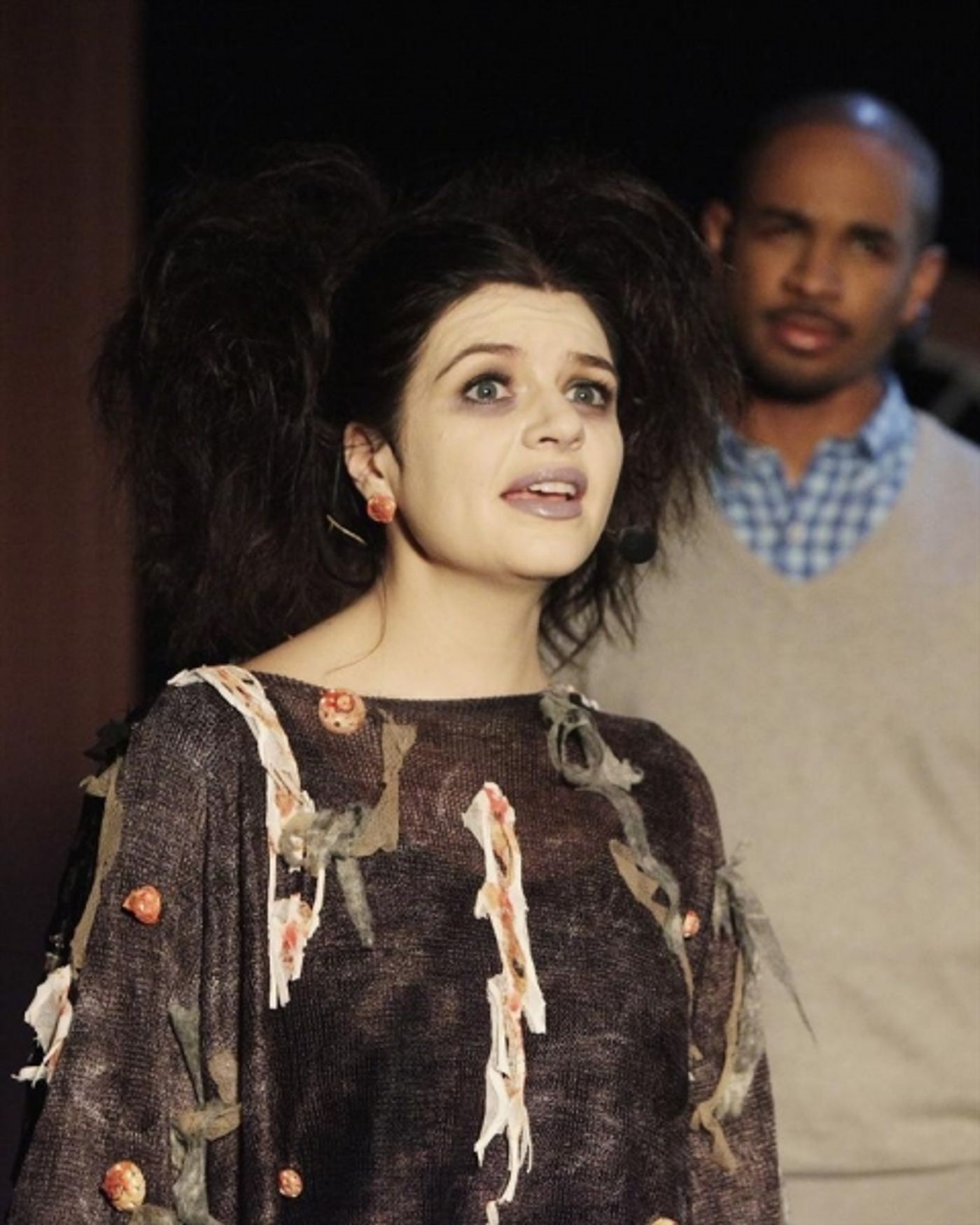 Photo Flash: First Look - HAPPY ENDINGS' 'The Storm Before the Calm,' Airing 4/12  Image