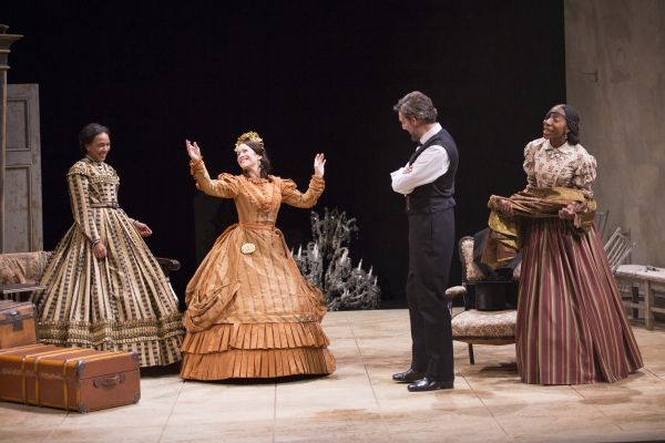 Sameerah Luqmaan-Harris as Elizabeth Keckly, Naomi Jacobson as Mary Todd Lincoln, Tho Photo
