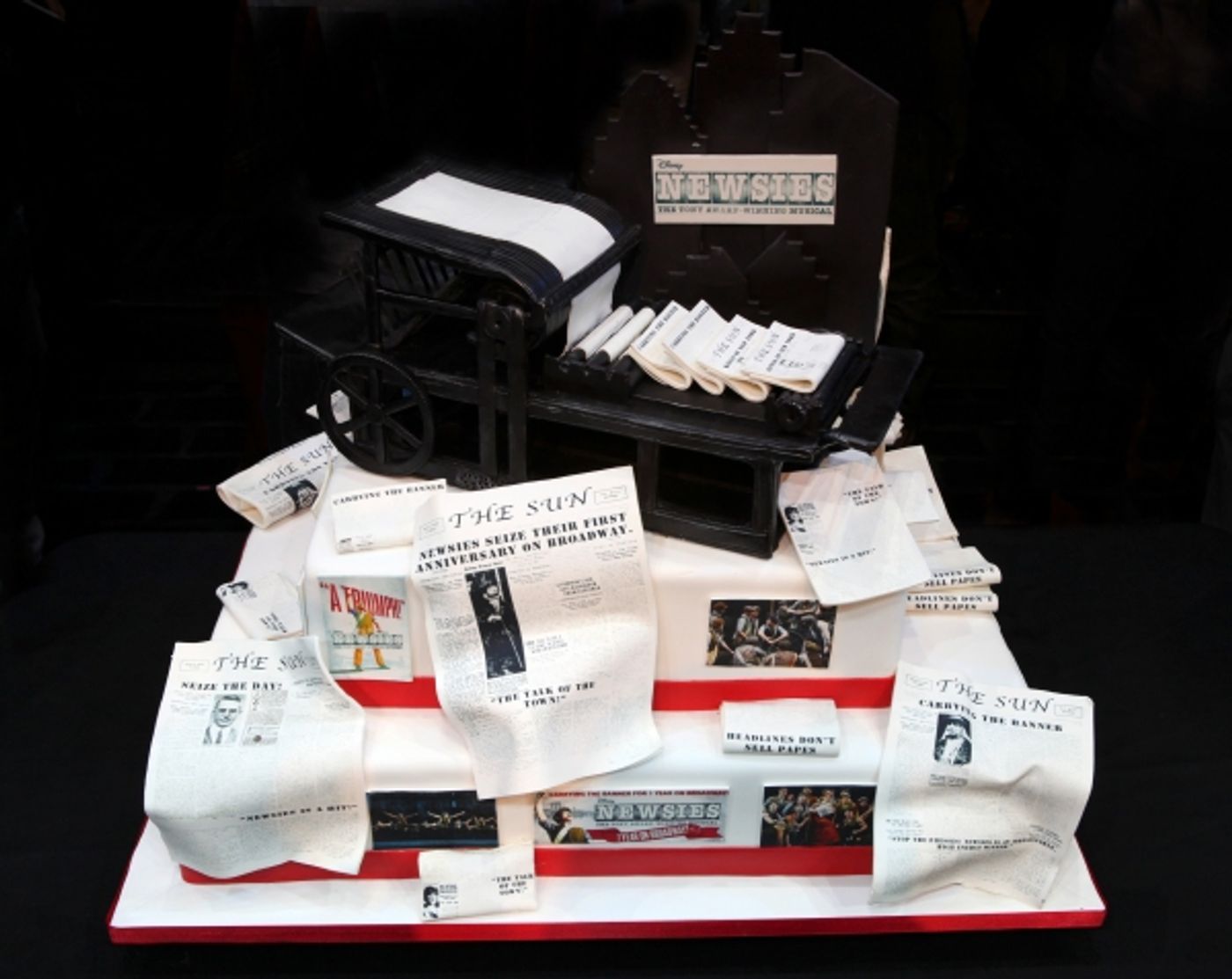Photo Coverage: NEWSIES Celebrates One Year on Broadway with Cast, Cake & Creatives! Image