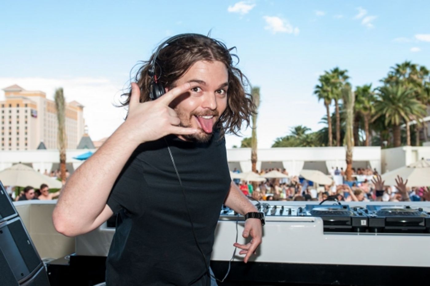 Photo Flash: DJ Tommy Trash Kicks Off Pool Season at Wet Republic in Las Vegas  Image