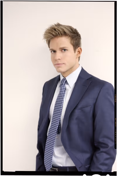 Hunter Ryan Herdlicka Photo