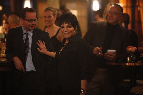 Photo Flash: Liza Minnelli Guests on SMASH's 'The Surprise Party,' 4/6  Image