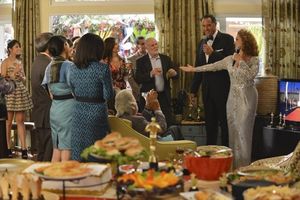 Brad Garrett, Elizabeth Perkins @ BroadwayWorld Brad Garrett, Elizabeth Perkins Photo