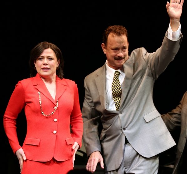 Maura Tierney &  Tom Hanks Photo