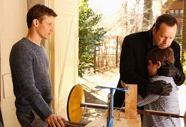 Will Estes, Donnie Wahlberg Photo