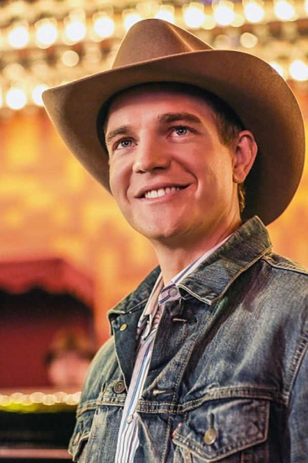 Taylor Handley Photo