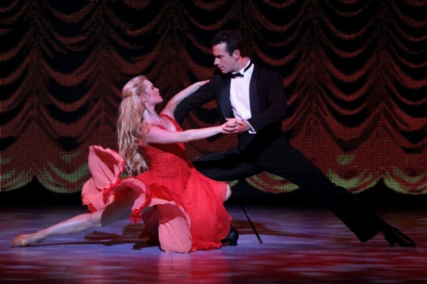 Photo Flash: DIRTY DANCING Releases Production Photos  Image