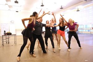 Laurie Veldheer & Cast @ BroadwayWorld Laurie Veldheer & Cast Photo