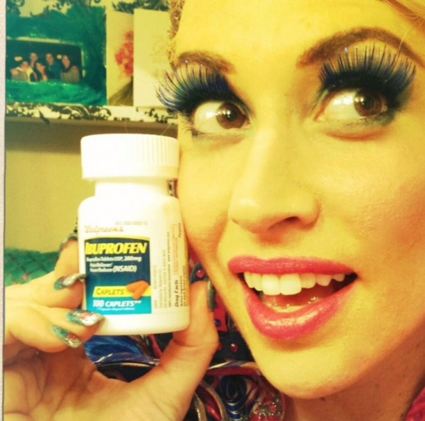 Photo Flash: Saturday Intermission Pics, April 6, Part 2 - Tom Hanks' First SIPs for LUCKY GUY and More!  Image