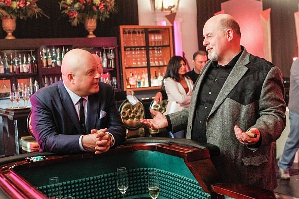 Michael Chiklis and Michael Ironside Photo