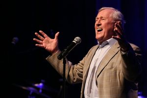 Len Cariou  Photo