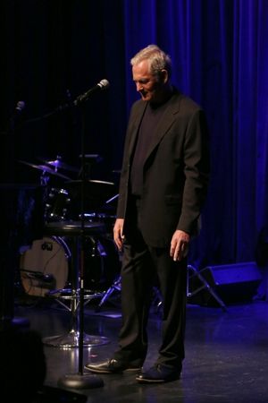 Victor Garber  Photo