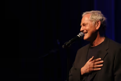 Victor Garber Photo